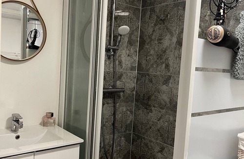 Limeil-Brevannes Casa | Cosy house with garden Paris 25 min - Perfect for business & relaxation