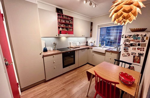 Arstad Casa | Cosy house with sunny balcony, mountains and fjord view!