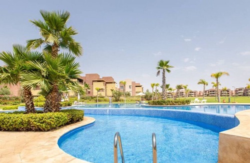 Menara Condominio | Cosy - Jardin Privée - Vue Piscine - Wifi