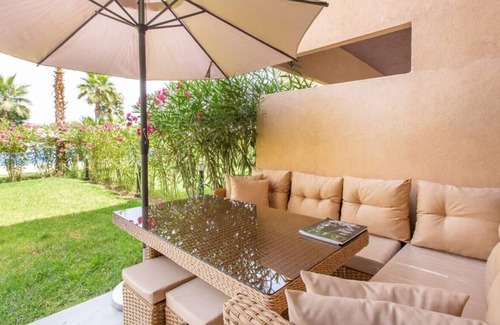 Menara Condominio | Cosy - Jardin Privée - Vue Piscine - Wifi