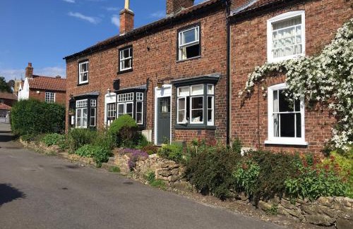 Tealby Casa | Cosy Lincs Wolds cottage in picturesque Tealby