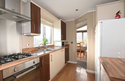 Beddgelert Cabina | Cosy Self-Catering Cabin with Panoramic Windows and Stunning Mountain Views