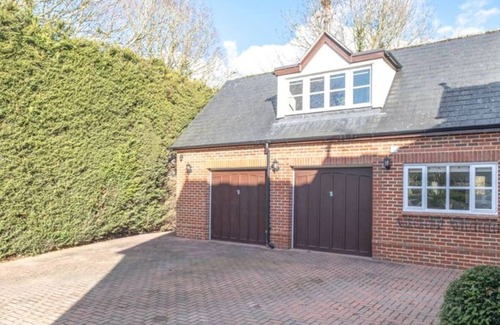 Radley Casa | Cosy loft apartment near Oxford I Pass the Keys