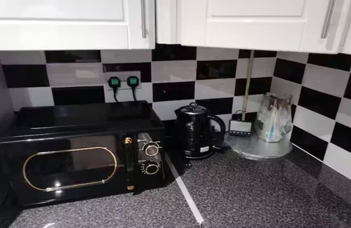 Luton Casa | Cosy Luton 3 Bedroom House. 5 mins to L&D Hospital/15 mins to Luton Airport