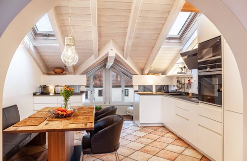 Garmisch-Partenkirchen Apartamento | 'Acogedor apartamento de lujo' con vistas a la montaña, balcones y Wi-Fi