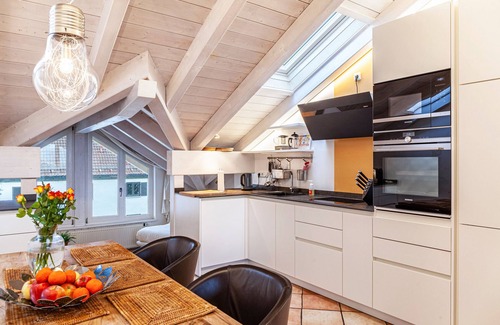 Garmisch-Partenkirchen Apartamento | 'Acogedor apartamento de lujo' con vistas a la montaña, balcones y Wi-Fi