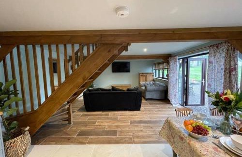 Blaisdon Casa | Cosy luxury Grade II listed barn in the Forest of Dean