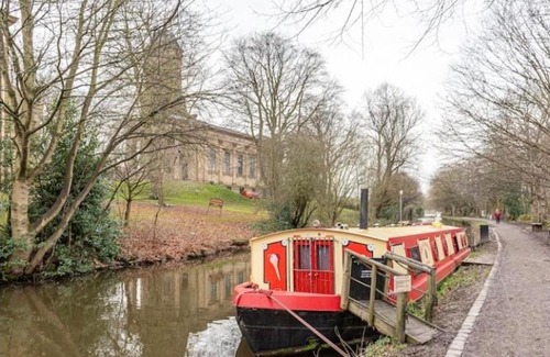 Saltaire Village Casa | Cosy Millworkers Cottage With Wood Burning Stove