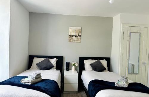 Briton Ferry Apartamento | Cosy Modern 2 Bedroom Apartment - Neath Road Port Talbot Near Briton Ferry Train Station