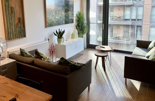 Tottenham Hale Apartamento | Home With A View: 2 Bed + 2 Bathroom + Balcony