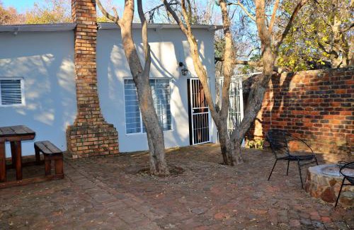 Magaliesberg Chalet De Esquí | Cosy Mountain FarmStay w private Boma