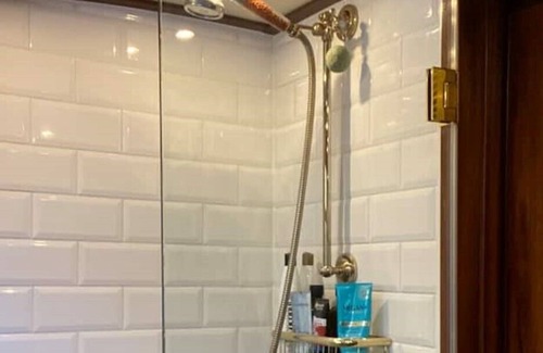 Leeds Alquiler De Eote | Cosy Narrowboat Benedict, Clarence Dock Leeds