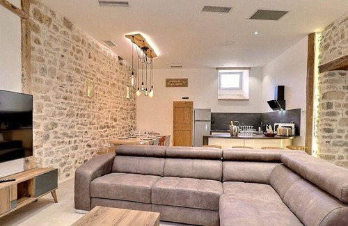Saint-Remeze Casa | Cosy nature gite with courtyard, Southern Ardèche, sleeps 4 - Le Figuier