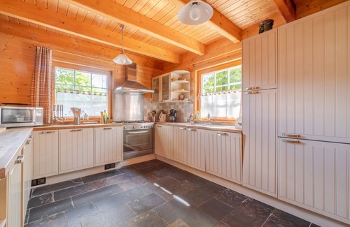 Bomal-sur-Ourthe Chalet De Esquí | Cosy Norwegian-style chalet