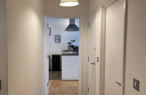 Tower Hamlets Apartamento | Cosy one bedroom with roof terrace - London Charm