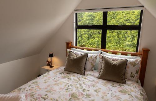 Whakamarama Apartamento | Cosy Orchard Loft - Breakfast included