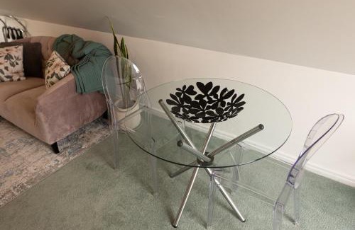 Whakamarama Apartamento | Cosy Orchard Loft - Breakfast included
