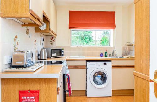 Swindon Casa | Cosy & Peaceful 2 Bed Home in Swindon with Parking