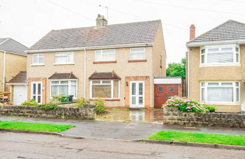 Swindon Casa | Cosy & Peaceful 2 Bed Home in Swindon with Parking