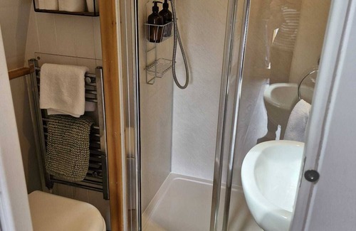 Cheriton Bishop Cabina | Cosy Pod by The Moor With Fishing