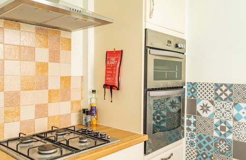 Portland Casa | Cosy Portland Cottage | Sea Views, Walk to Beach & Coastal Path, Dog Friendly