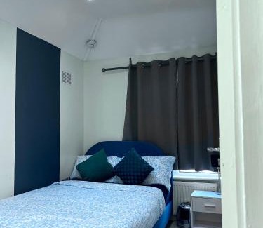 The Wrythe Apartamento | Cosy private flat in London, Contractors Free Parking on premise