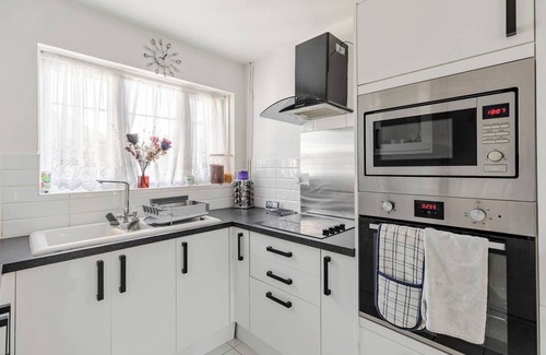 New Addington Casa | Cosy Private Room in Croydon, London