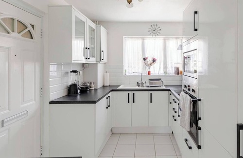 New Addington Casa | Cosy Private Room in Croydon, London