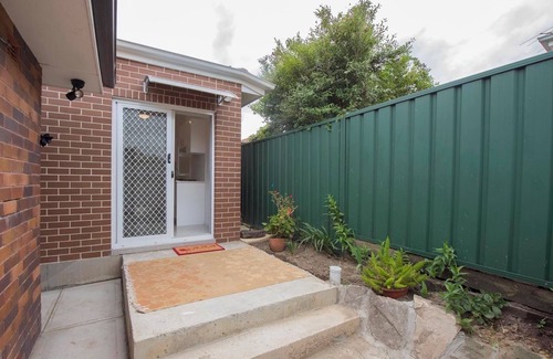 Bexley Casa | Cosy retreat quite suburb near by Sydney Airport and Brighton Le Sand beach