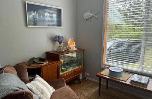 Mollymook Beach Casa | Cosy retro styled bungalow