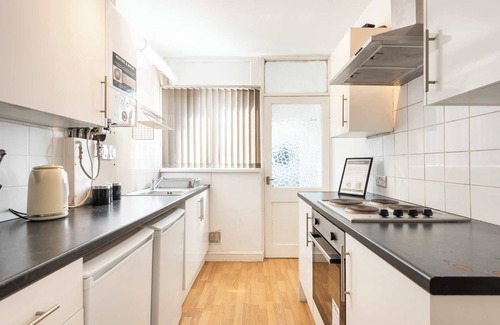 Doncaster Casa | Cosy Room in Doncaster Shared House With Kitchen