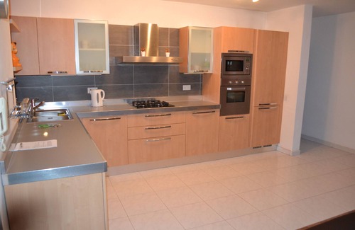 Msida Apartamento | Cosy room with private bathroom in central modern apartment