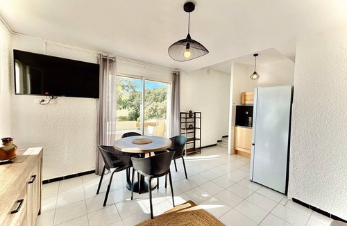 Sari-Solenzara Villa | Cosy sea view villa with pool, gym, and beach 800 meters away