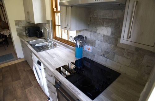 Crawcrook Cabaña | Cosy secret cottage in a beautiful walled garden