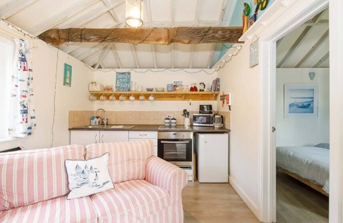 Selsey Cabina | Cosy self-contained annexe in Selsey