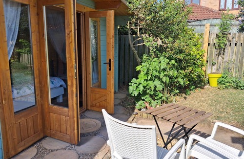 Penarth Cabina | Cosy semi off grid eco cabin in Penarth, very quiet location.