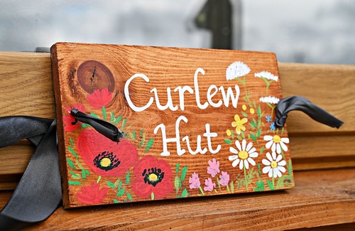 Monyash Cabina | Cosy Shepherd Hut in the Heart of the Peak District