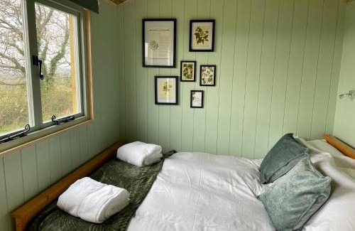 Malltraeth Otro | Cosy Shepherd Huts near Newborough Forest Anglesey
