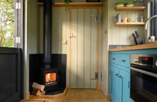 North Berwick Casa | Cosy Shepherds Hut Getaway in East Lothian