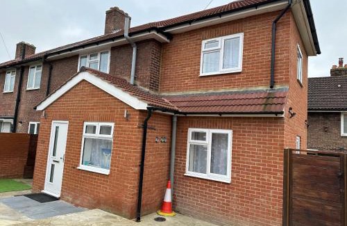 Downham Casa | Cosy Smart/Small Double Room in Keedonwood Road Bromley