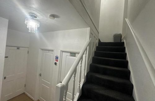 Downham Casa | Cosy Smart/Small Double Room in Keedonwood Road Bromley