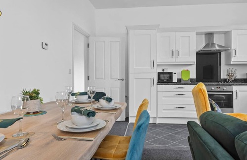 Stainburn Apartamento | Cosy & Spacious 2BR Flat in Workington with FREE Parking