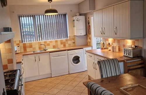 Farnley Tyas Casa | Cosy, spacious and comfortable family home in Huddersfield.
