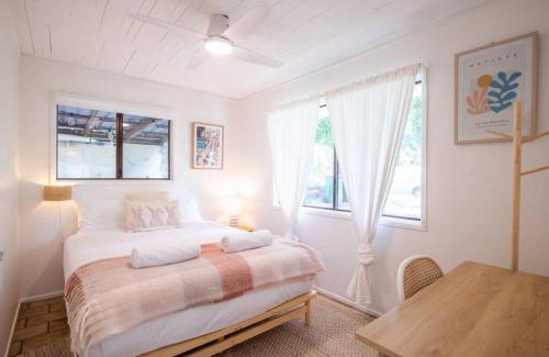 Point Lookout Casa | Cosy Straddie cottage + sleeps 6 + close to beach