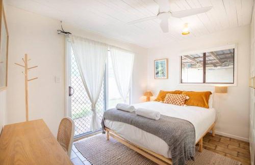 Point Lookout Casa | Cosy Straddie cottage + sleeps 6 + close to beach