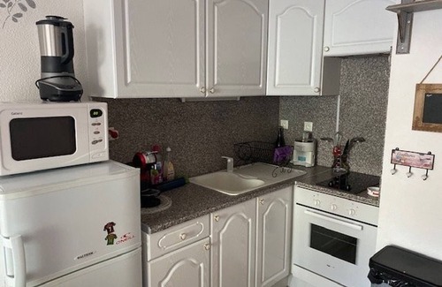 Pyrenees 2000 Apartamento | Estudio con Cabina y Terraza para 4 en el Corazón de la Estación