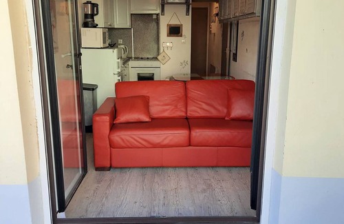 Pyrenees 2000 Apartamento | Estudio con Cabina y Terraza para 4 en el Corazón de la Estación