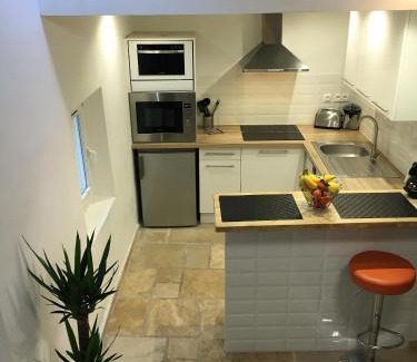 Old Town Apartamento | Cosy Studio Cours Lafayette "Clim, WIFI Gratuit"