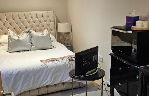 South Ockendon Apartamento | Cosy Studio Getaway - Free Parking & Central Links
