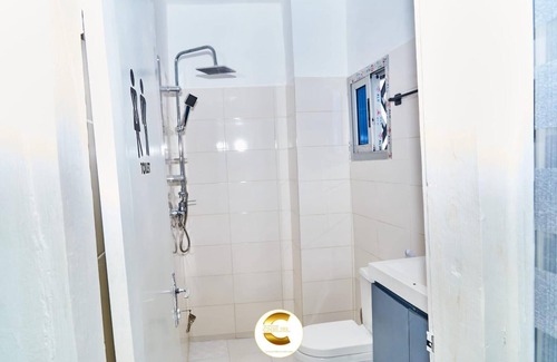 Yamoussoukro Apartamento | Cosy studio in a mini-complex with swimming pool close to amenities.